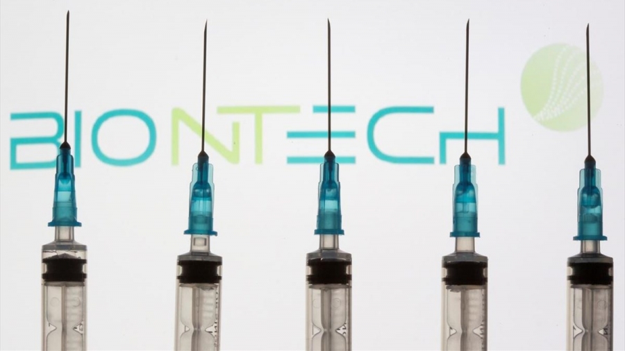 BioNTech: Αρχίζει η δουλειά για εμβόλιο που καλύπτει τη μετάλλαξη Omicron