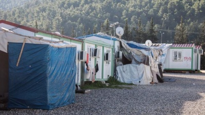 Στην κλειστή δομή Μαλακάσας μεταφέρθηκαν οι 436 μετανάστες από το αρματαγωγό «Ρόδος»