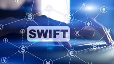 Ουκρανία: Έτοιμη η SWIFT να εφαρμόσει τους περιορισμούς στις ρωσικές τράπεζες