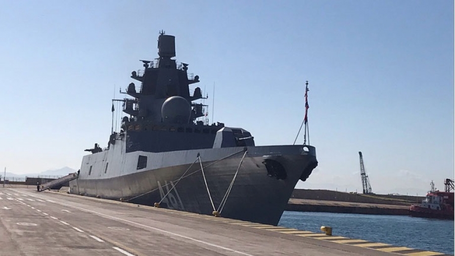 Η ρωσική φρεγάτα «Ναύαρχος Κασατόνοβ» στο λιμάνι του Πειραιά
