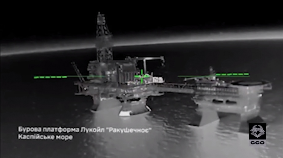 Παίζουν με τη φωτιά - Βίντεο των Ουκρανών από την επίθεση σε εγκατάσταση της Lukoil στην Κασπία