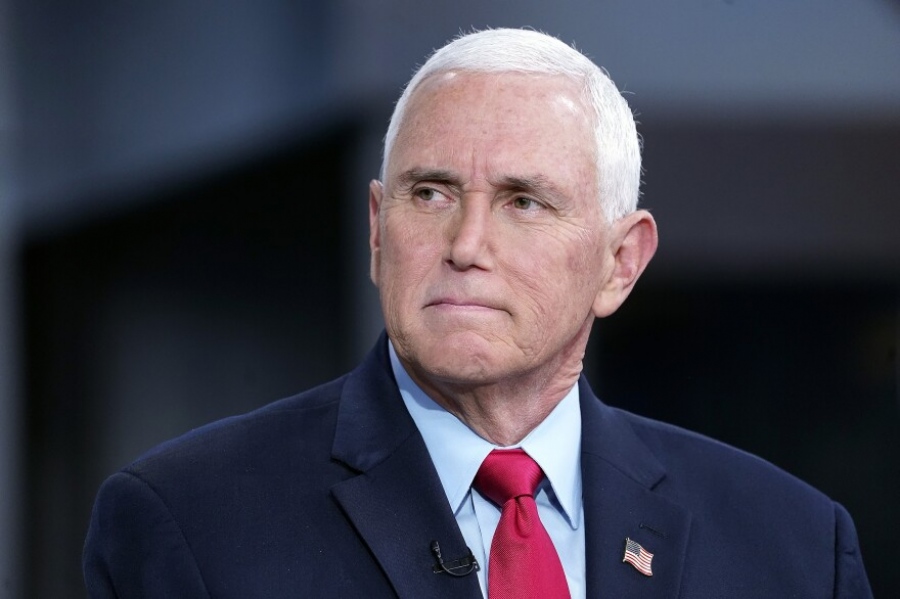 Αιφνιδιαστικά στο Κίεβο ο Mike Pence