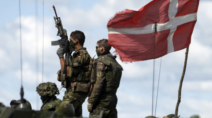 Guardian:  Άγνωστα drones πέταξαν πάνω από στρατιωτικές βάσεις στη Δανία για δεύτερη νύχτα