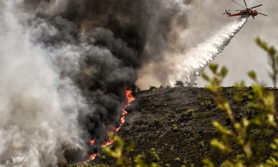Στους 5 οι νεκροί από τις πυρκαγιές- Αναζωπυρώσεις σε Μαγνησία, Ρόδο, Κάρυστο - Στάχτη πάνω από 350.000 στρέμματα