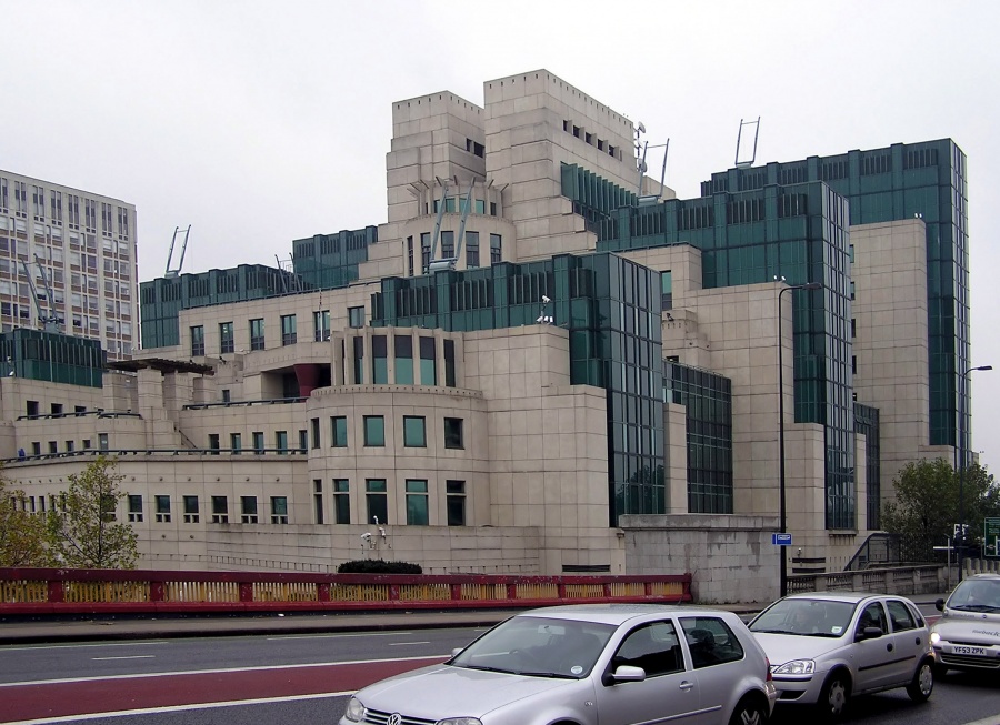 Βρετανία: Ο επικεφαλής της MI6 προειδοποιεί τη Ρωσία, σημειώνει την αυξανόμενη ισχύ της Κίνας