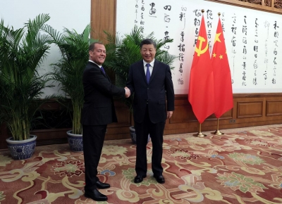 Κινέζος πρόεδρος Xi σε Medvedev: Να επιλυθεί η ουκρανική κρίση με πολιτικά μέσα - Το ταξίδι «έκπληξη» στο Πεκίνο