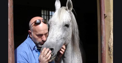 Ο Έλληνας γητευτής των αλόγων του Σουλτάνου του Ομάν