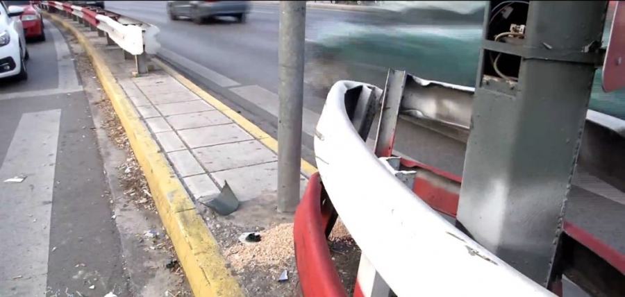 Φριχτό τροχαίο στην Κηφισίας στο Μαρούσι: Μηχανή «καρφώθηκε» σε φανάρι – Νεκροί δύο 27χρονοι