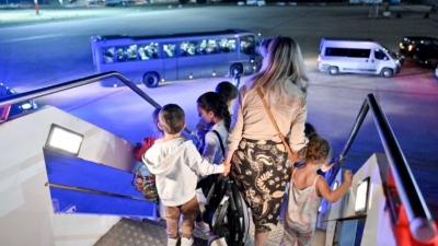 Δημοσκοπήσεις φωτιά στις ΗΠΑ: Δεν εμπιστεύονται πανεπιστήμια, Δικαιοσύνη και πολιτικούς οι Αμερικανοί – Το 60% εμπιστεύεται επιχειρήσεις και στρατό