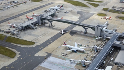 Τι αποφάσισε η Κομισιόν για τα slots στα ευρωπαϊκά αεροδρόμια