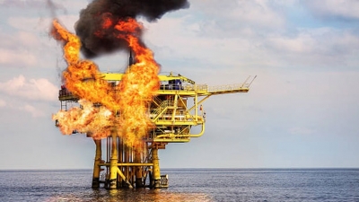 Μαύρη Θάλασσα: Πύρινη κόλαση σε ρωσική πλατφόρμα πετρελαίου - Καίνε οι φλόγες για 2η συνεχόμενη μέρα