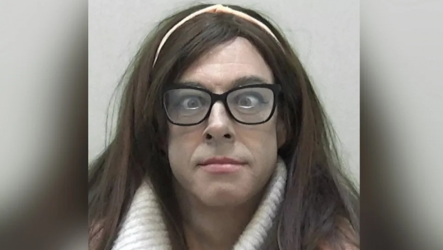 Φοβερό - Trans στην Αγγλία καταδικάστηκε για βιασμό παιδιού - Επιτέθηκε στον δικαστή και πάλεψε σαν… άντρας με τους αστυνομικούς