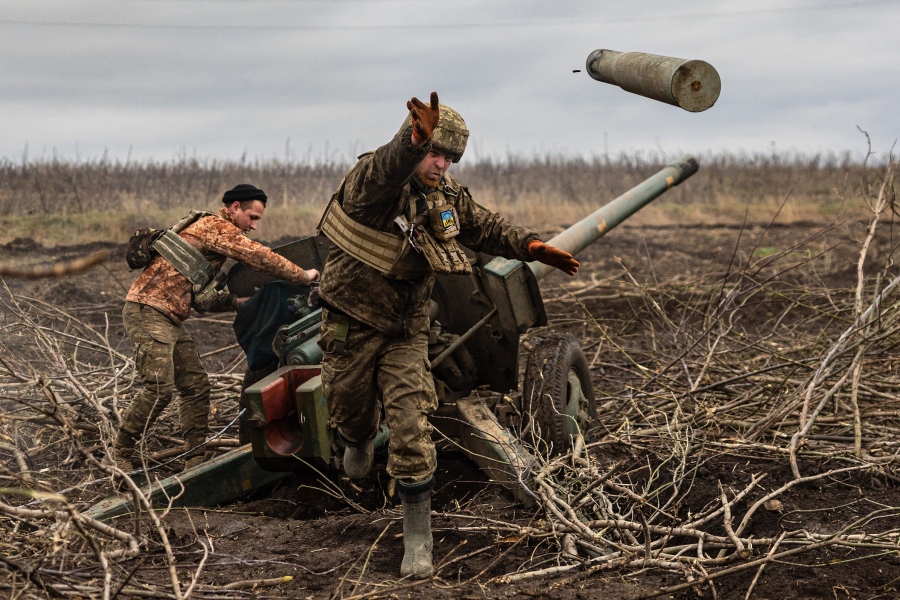 Οι Ουκρανοί αλλάζουν στρατηγική για να αντέξουν... αλλά αυξάνουν το ρίσκο να διαλυθούν - Τι κρύβει η εγχώρια παραγωγή όπλων