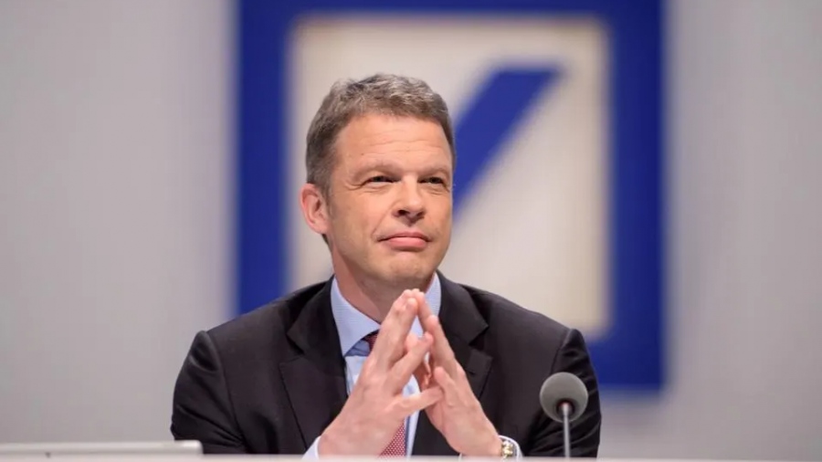«Τρεχάματα» για τον CEO της Deutsche Bank - Πέντε τραπεζίτες διεκδικούν αποζημιώσεις μαμούθ - Το σκάνδαλο Monte dei Paschi επιστρέφει