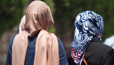 Το Ευρωπαϊκό δικαστήριο απέρριψε προσφυγή κατά της απαγόρευσης μαντίλας στα σχολεία