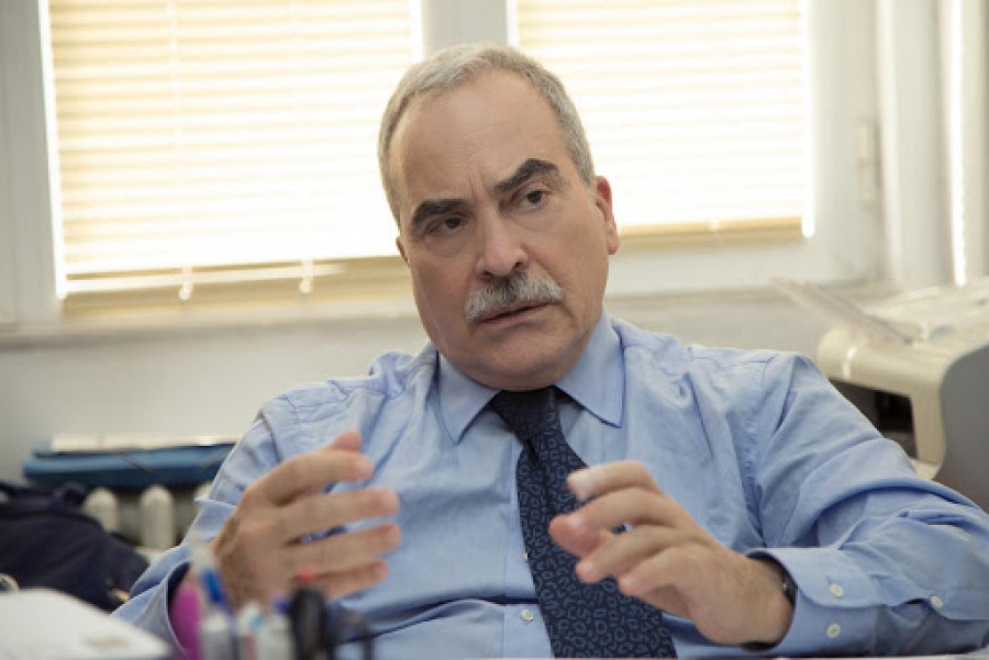 Λαζανάς (λοιμωξιολόγος): Εάν συνεχίσουμε έτσι, μπορεί να γίνουμε Ιταλία – Να σοβαρευτούμε όλοι