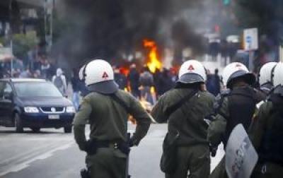 Τα επεισόδια με οπαδούς του Ολυμπιακού πριν την ομιλία Τσακαλώτου