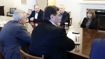 Συνάντηση της Σακελλαροπούλου με το προεδρείο της ΓΣΕΕ - Παναγόπουλος: Να δοθούν αυξήσεις σε όλους τους μισθωτούς