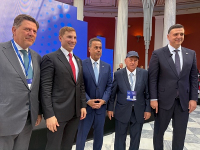 Τρομερές στιγμές για την Πατρίδα - «Παρέλαση» Ελλήνων εφοπλιστών στο Ζάππειο για το αμερικανικό LNG – Τέλος το ρωσικό φυσικό αέριο