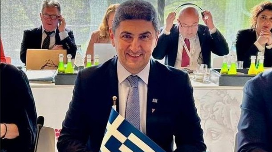 Αυγενάκης από Ιταλία: Βελτίωση ποιότητας, καινοτομία, προσέλκυση νέων, οι τρεις άξονες για την προώθηση αμπελοοινικών προϊόντων