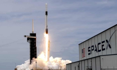 Ηλιακή καταιγίδα κατέστρεψε 40 από τους 49 δορυφόρους που εκτόξευσε η SpaceX του Elon Musk