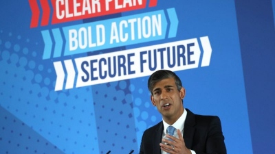 Οι βρετανικές δημοσκοπήσεις δείχνουν «εκλογική εξαφάνιση» για τους Συντηρητικούς του Sunak