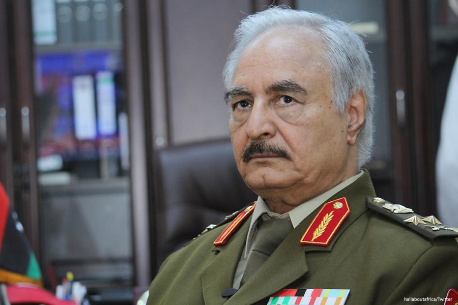 Haftar (Λιβύη): Εξέφρασε ανοιχτά τη δυσαρέσκειά του για τον αποκλεισμό της Ελλάδας από τη Διάσκεψη του Βερολίνου