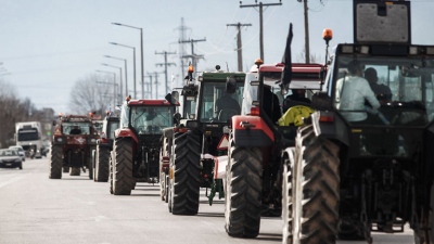 Κινητοποιήσεις αγροτών - Αποκλείουν τους δρόμους στον Αλμυρό και στο Στεφανοβίκειο
