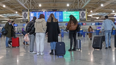 Νέα αλλαγή στα μέτρα για τους ταξιδιώτες από το εξωτερικό: Μόνο με αρνητικό PCR 72 ωρών