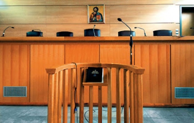 Tροχαίο στη Βουλή: Την ενοχή του οδηγού της Ντόρας Μπακογιάννη πρότεινε ο εισαγγελέας για τον θάνατο του Ιάσονα