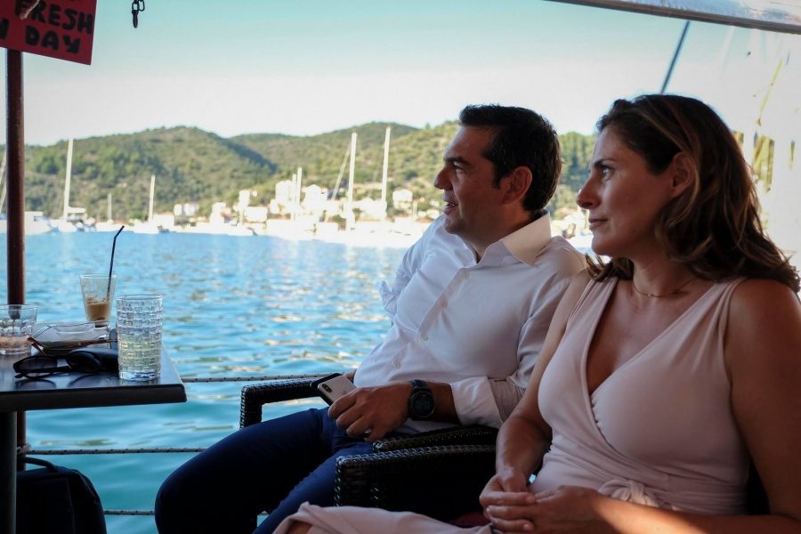 Μυστική διάσωση Τσίπρα από διακοπές στις... Μαλδίβες, με παρέμβαση των ΟΥΚ!