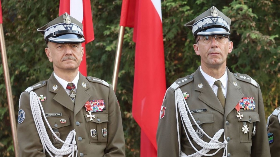 Πολωνία: Ηχηρές παραιτήσεις κορυφαίων επιτελαρχών, λίγες μόλις μέρες πριν τις εθνικές εκλογές