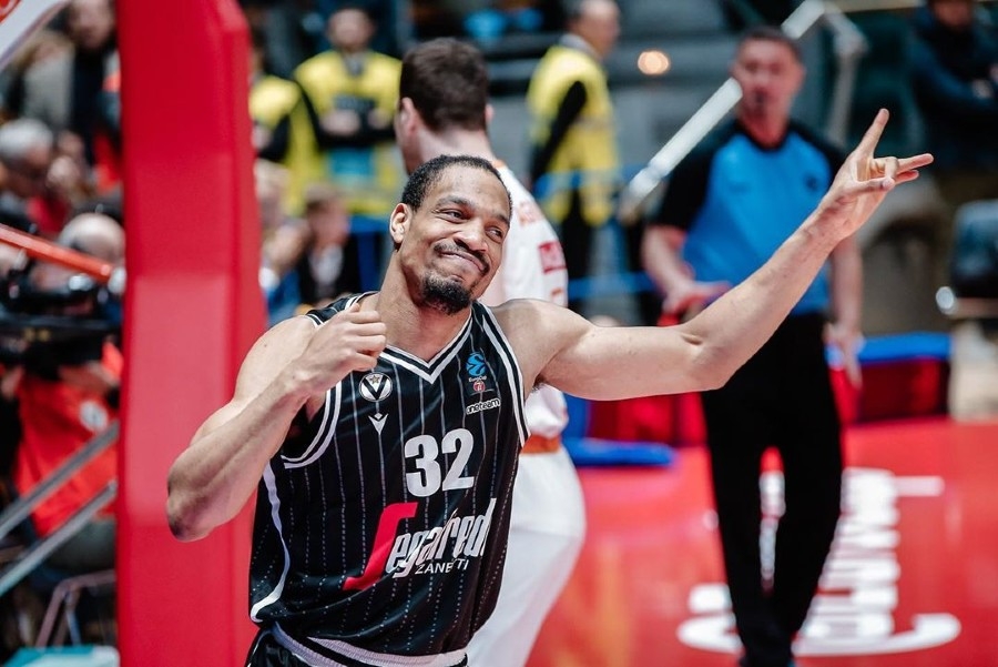 Βίρτους: Συνεχίζει για άλλα δύο χρόνια ο Χάντερ