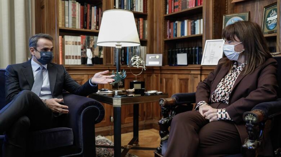 Στο Προεδρικό Μέγαρο ο Μητσοτάκης – Ενημερώνει την ΠτΔ, Κατερίνα Σακελλαροπούλου