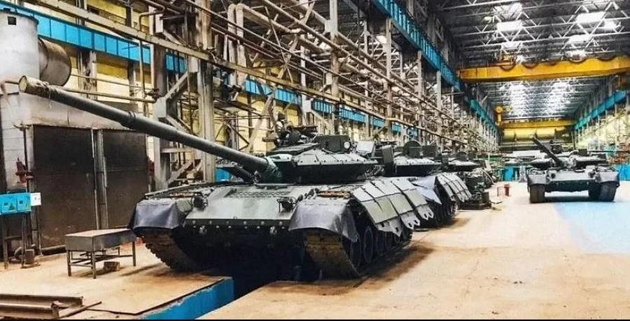 Η Ρωσία ξεπέρασε κυρώσεις, ΕΕ και ΗΠΑ: Παράγει 200 τανκ και 2 εκατ. οβίδες