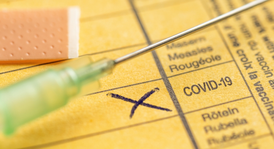 Το πιστοποιητικό εμβολιασμού ενδέχεται να πλήξει θεμελιώδη δικαιώματα, προειδοποιούν οργανισμοί της ΕΕ