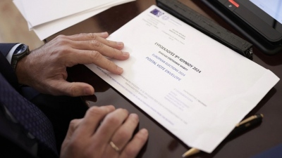 Βουλή: Απορρίφθηκε η τροπολογία για την επιστολική ψήφο στις εθνικές εκλογές - Θα ισχύσει για τις ευρωεκλογές του 2024