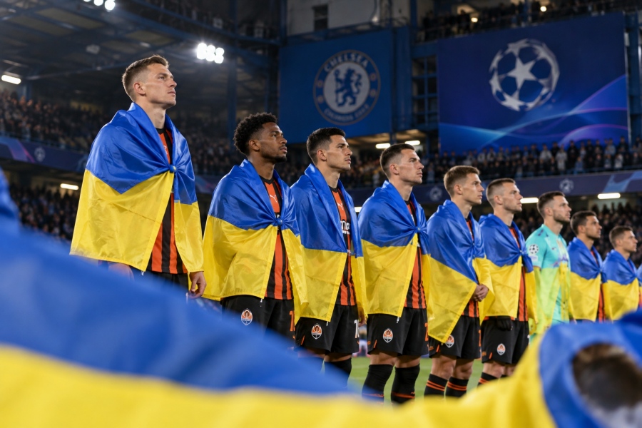 Από τα χαρακώματα του Donbass στο… Champions League: Η Ουκρανία πουλάει τον πόλεμο ως «επενδυτική ευκαιρία»