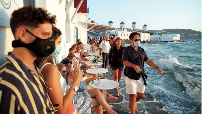 Καταρρίφθηκε το αφήγημα «μέτρα μόνο για ανεμβολίαστους» - Η περίπτωση της Μυκόνου - Ποια νησιά ακολουθούν