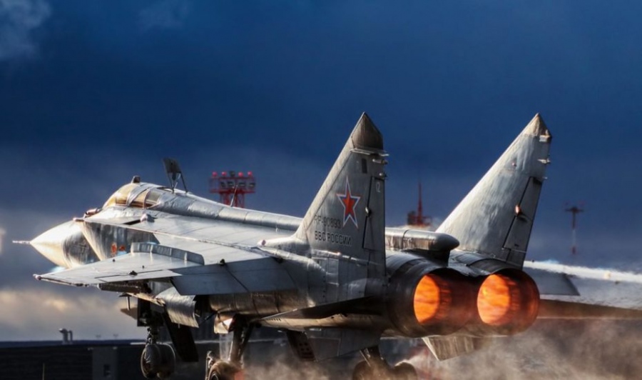 Υπερηχητική Περιπολία; Η Ρωσία βγάζει στη... σέντρα το μαχητικό MiG-31 για να αναχαιτίσει το P-8A Poseidon