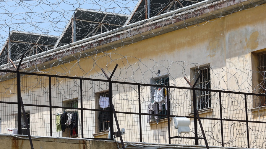 Φυλακές Κορυδαλλού: Ντου της Αστυνομίας σε κελιά – Βρέθηκαν ναρκωτικά, όπλα και ηλεκτρονικές συσκευές