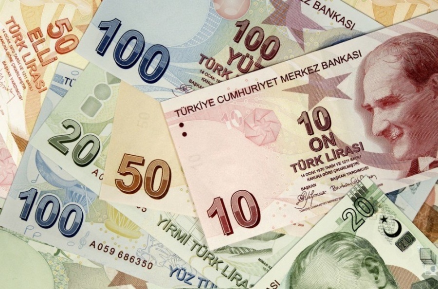 Σε χαμηλό 4 μηνών η τουρκική λίρα, σε άνω των 5,7 ανά δολάριο ΗΠΑ