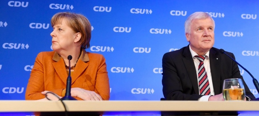 Δημοσκόπηση: Προβάδισμα για CDU/CSU, δεύτεροι οι Πράσινοι - Παραίτηση Seehofer επιθυμεί το 64% των Γερμανών