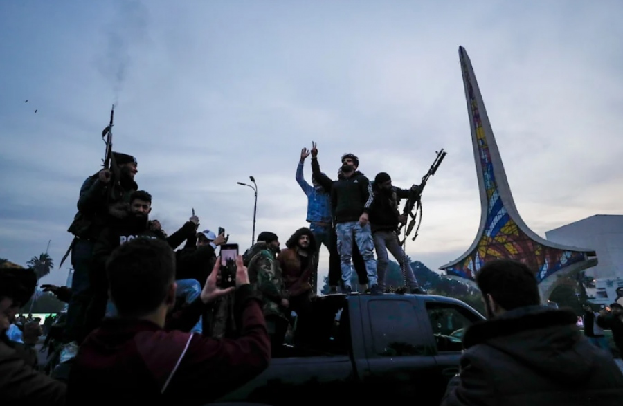 Χάος στη Συρία: Η αντιπολίτευση καλεί τις τζιχαντιστικές ομάδες να σταματήσουν τις λεηλασίες και να μην απειλούν τις μειονότητες