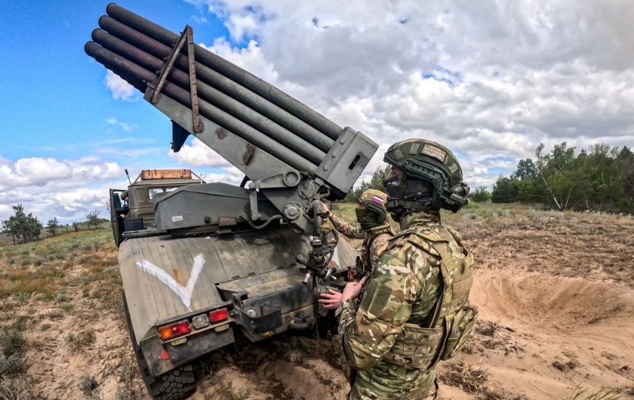 Τους διέλυσαν με Uragan – Οι Ρώσοι κατέστρεψαν διοικητικό κέντρο των Ουκρανών στο Donetsk