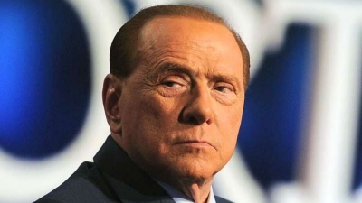Στο νοσοκομείο San Raffaele του Μιλάνου για 4η ημέρα ο Berlusconi