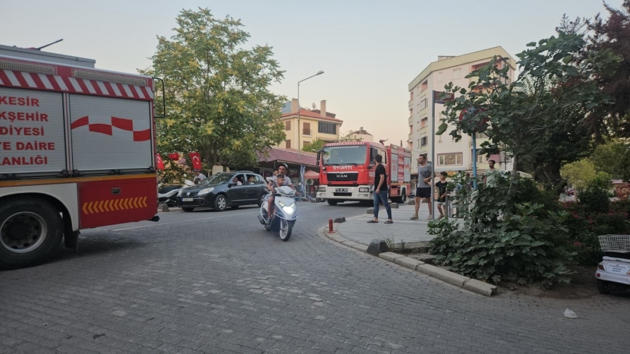 Τρόμος από τα 6,1 Ρίχτερ στην Τουρκία -  Κατέρρευσαν πάνω από 10 σπίτια - Αισθητός ο σεισμός σε Λέσβο και Χίο - Θα επηρεαστεί η Ελλάδα;