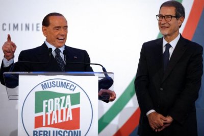 Μάχη «ψήφο - ψήφο» για Berlusconi και Grillo στις περιφερειακές εκλογές της Σικελίας