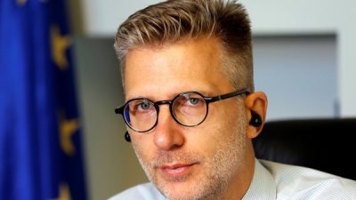 Ο Άκης Σκέρτσος αναλαμβάνει κυβερνητικός εκπρόσωπος – Αντικαθιστά τον Γ. Οικονόμου: «Απαντούσα με ειλικρίνεια και σεβασμό»