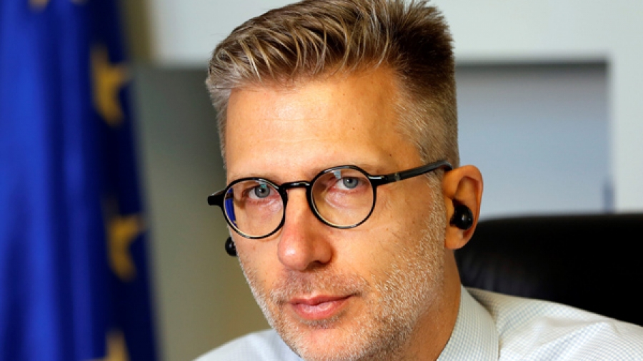 Ο Άκης Σκέρτσος αναλαμβάνει κυβερνητικός εκπρόσωπος – Αντικαθιστά τον Γ. Οικονόμου: «Απαντούσα με ειλικρίνεια και σεβασμό»